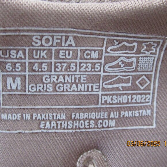 Woman's Sandals (Earth Origins) - Size 6.5 - Picture 3 of 4